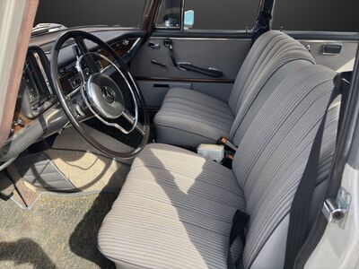 Mercedes-Benz 220 Gebrauchtwagen Mercedes-Benz 220 Gebrauchtwagen