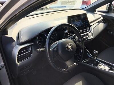 Toyota C-HR Gebrauchtwagen