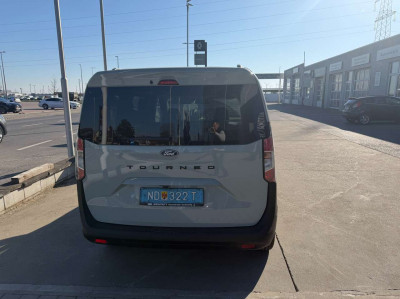 Ford Tourneo Courier Neuwagen