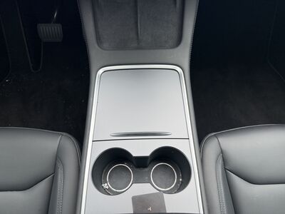 Tesla Model Y Gebrauchtwagen Tesla Model Y Gebrauchtwagen