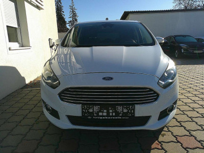 Ford S-MAX Gebrauchtwagen