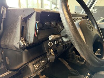 Land Rover Defender Gebrauchtwagen