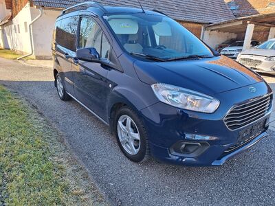 Ford Tourneo Courier Gebrauchtwagen