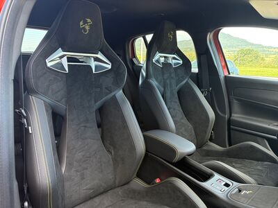 Abarth 600e Neuwagen Abarth 600e Neuwagen