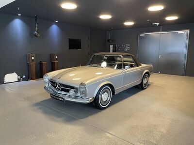 Mercedes-Benz SL Oldtimer Mercedes-Benz SL Oldtimer
