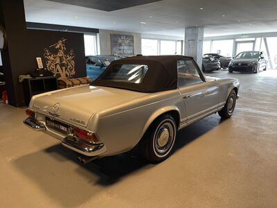 Mercedes-Benz SL Oldtimer Mercedes-Benz SL Oldtimer