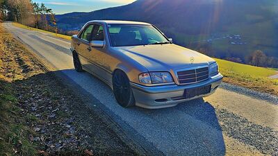 Mercedes-Benz W123/C/S123/T123 (E-Klasse 200-300) Gebrauchtwagen