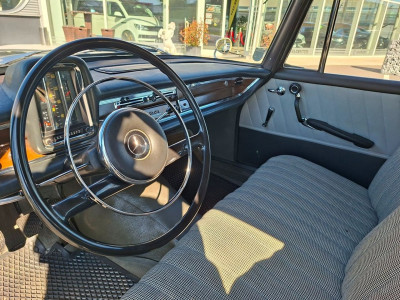 Mercedes-Benz 220 Gebrauchtwagen Mercedes-Benz 220 Gebrauchtwagen