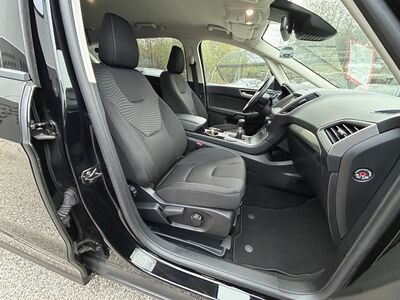 Ford S-MAX Gebrauchtwagen