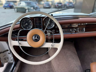 Mercedes-Benz 250 SE Oldtimer Mercedes-Benz 250 SE Oldtimer