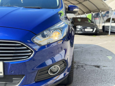 Ford S-MAX Gebrauchtwagen