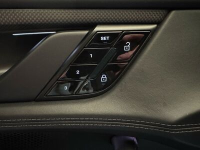 Porsche Taycan Gebrauchtwagen