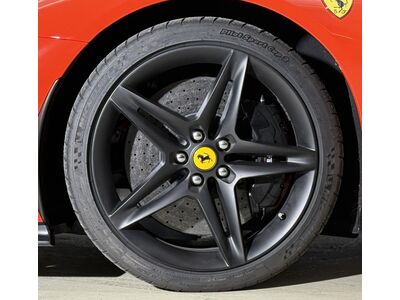 Ferrari SF90 Gebrauchtwagen Ferrari SF90 Gebrauchtwagen