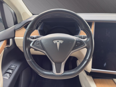 Tesla Model X Gebrauchtwagen Tesla Model X Gebrauchtwagen
