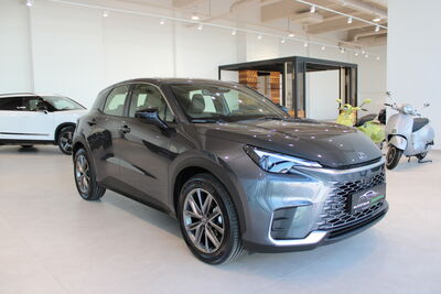 Lexus LBX Tageszulassung