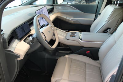 Xpeng X9 Neuwagen Xpeng X9 Neuwagen
